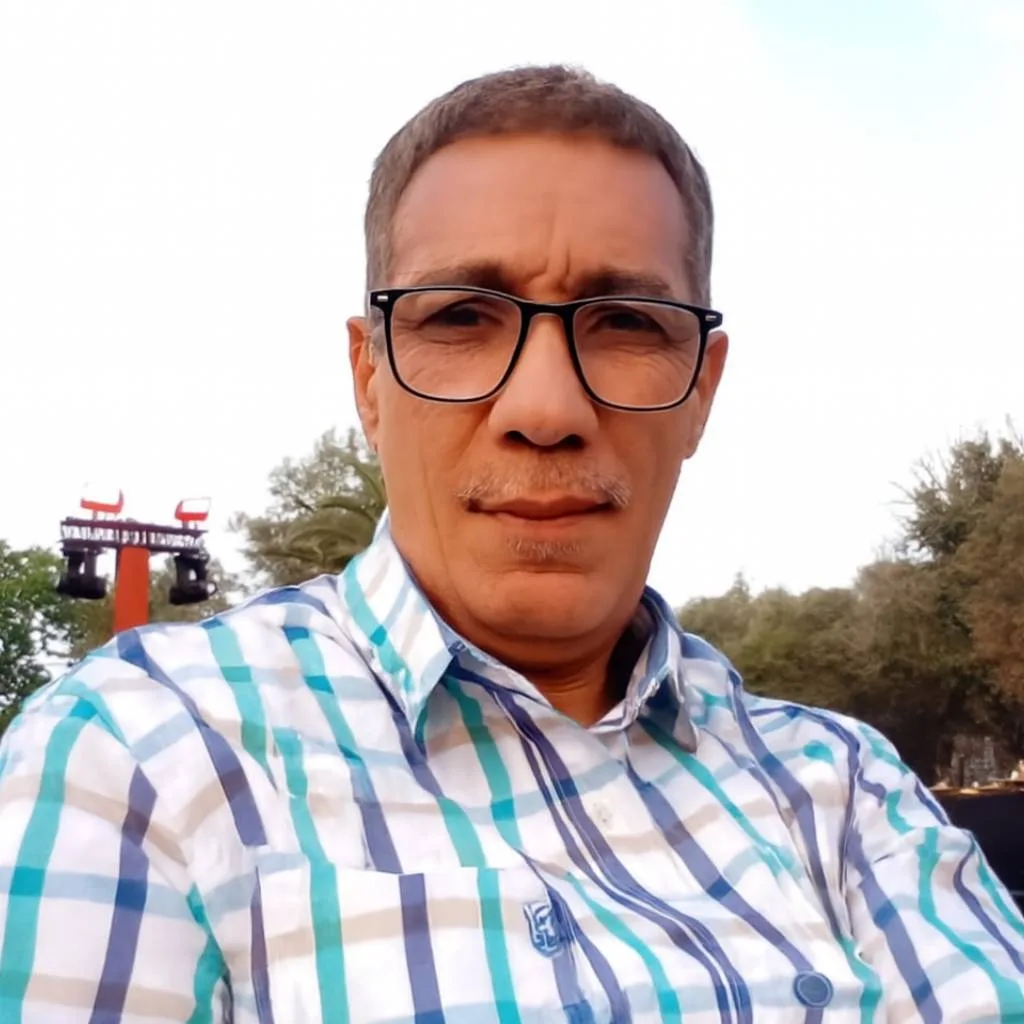 Portrait of Khalid Elmaroudi, Moroccan cuisine blogger and founder of Tajine Recipes